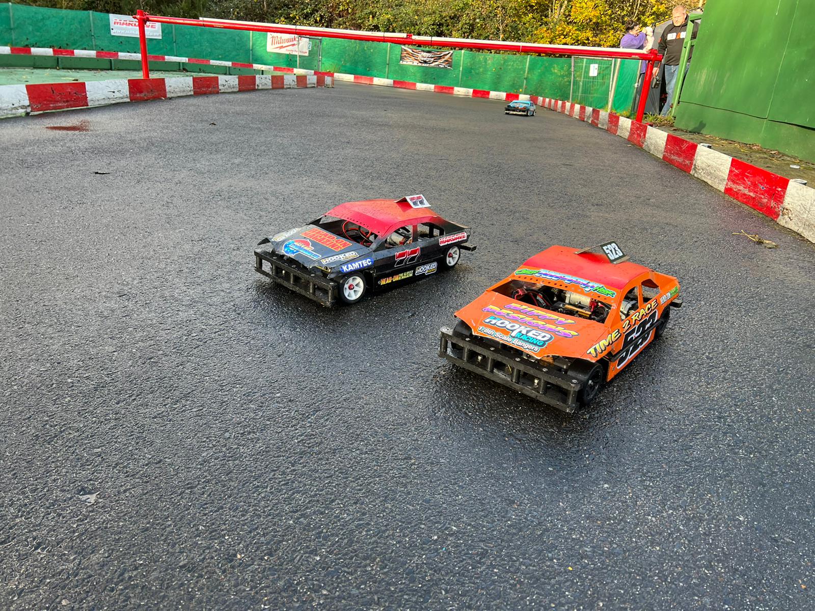 Radio-controlled oval racing